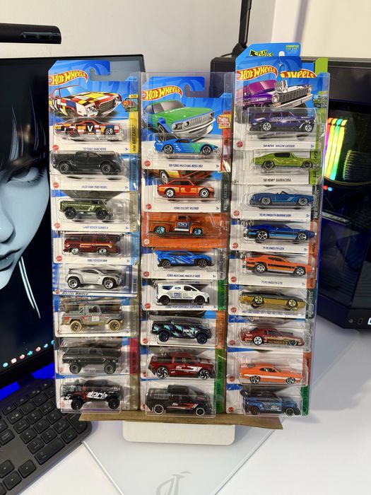 Hot Wheels розпродаж колекції. Діорами, органайзер, чохол, машинки.