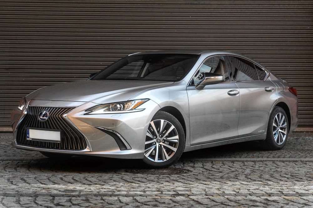 Lexus ES300h Hybrid – wynajem limuzyny premium | Lubin