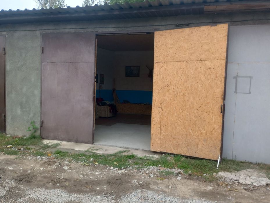 Продам гараж 10000 доларів