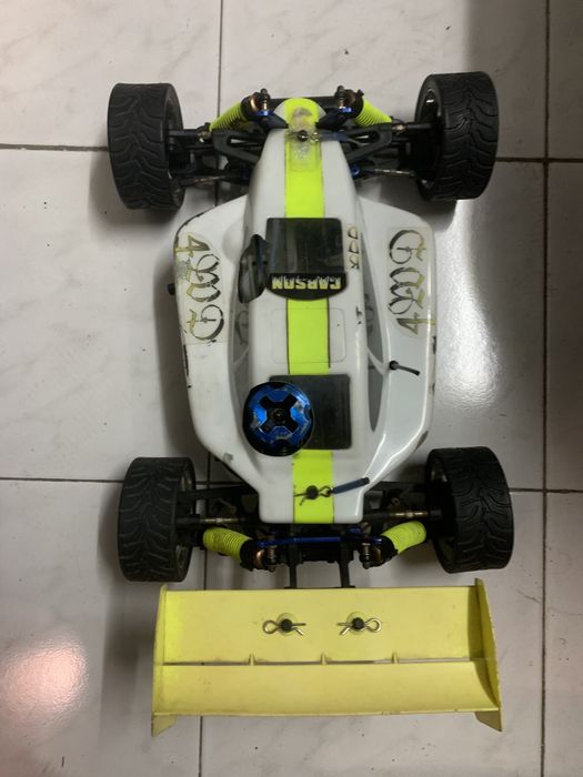 Carro telecomandado competição