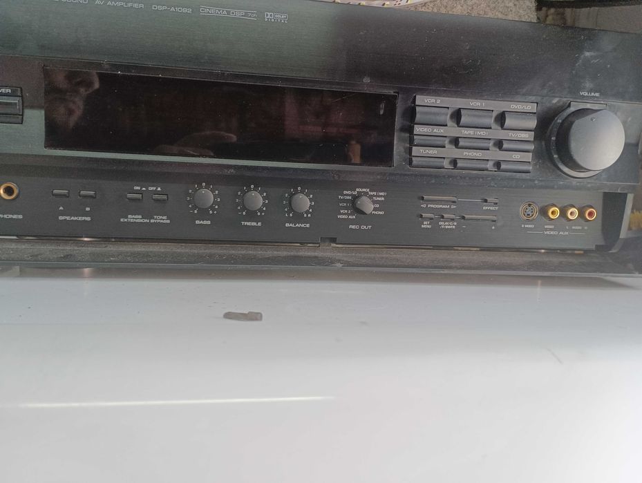 Amplificador Home Cinema YAMAHA DSP-A1092