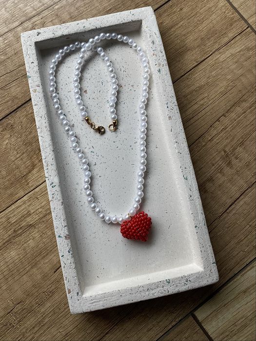 Naszyjnik z pereł i czerwonym sercem, handmade