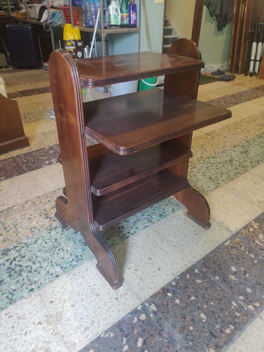 Móvel de madeira maciça