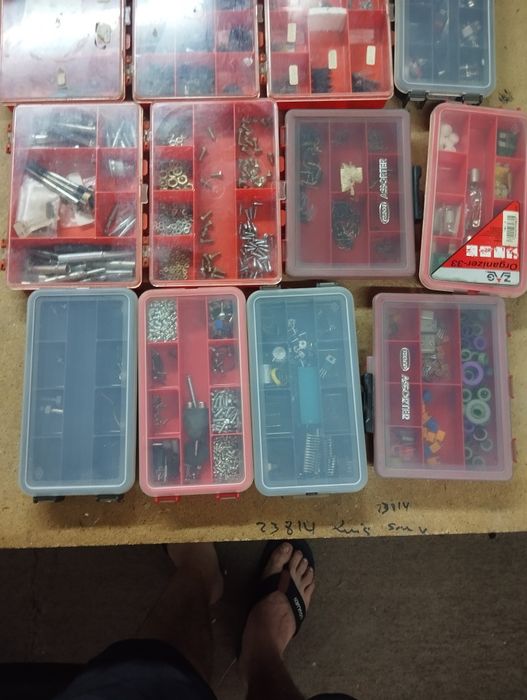 49 boxes with electronic components424590410012446724