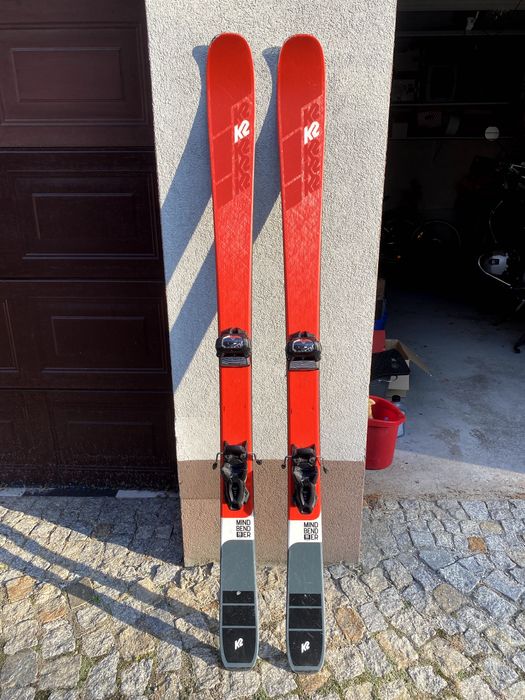 Narty All mountain K2 Mindbender 90C 170 cm z wiązaniami Head Attack