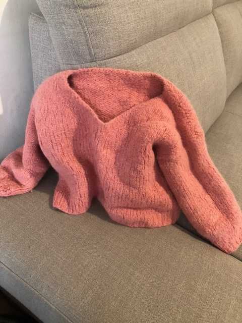 Sweter wełniany różowy M
