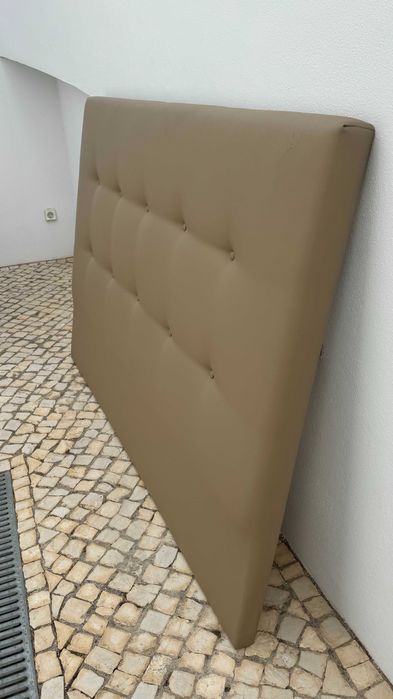 Cabeceira de cama estofada bege 180 cm