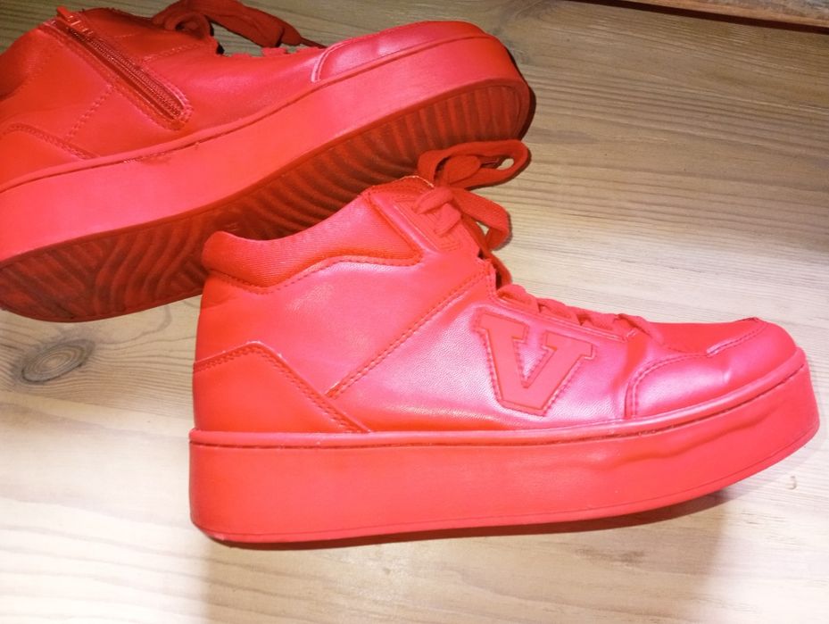 Buty sportowe na koturnie Vans, sneakersy