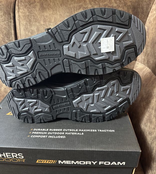 Чоловічі черевики Skechers /45/