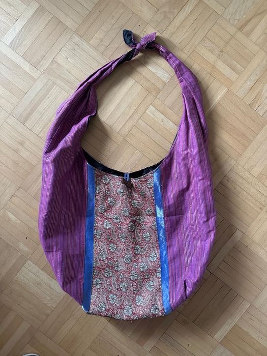 Torba na ramię z łączonych materiałów