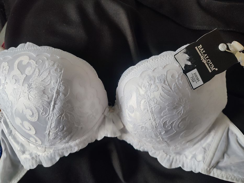 Комплекти та інша  білизна