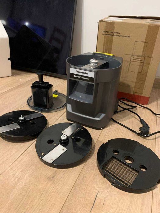 Robot kuchenny do produkcji