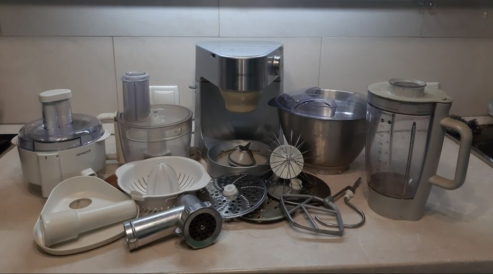 Кухонный комбайн Kenwood  KM266