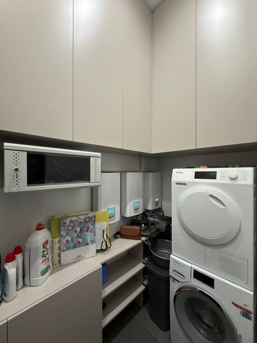 Сучасний дизайнерський будинок 275 м² на 15 сотках у Биківні, Київ