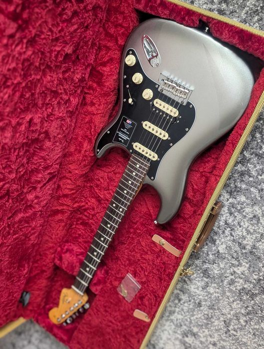 Электрогитара Fender 70th Anniversary American Professional II Stratocaster HSS