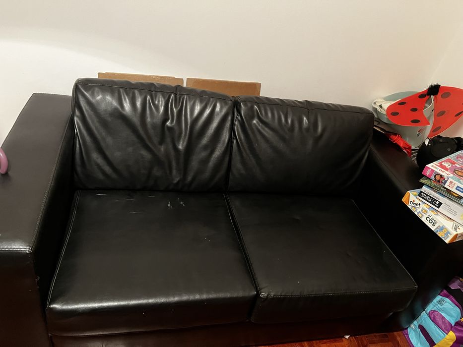 Sofá cama de couro