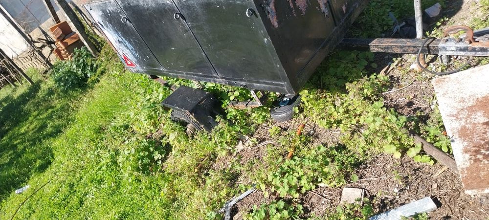 Reboque Atrelado Metálico com Caixa