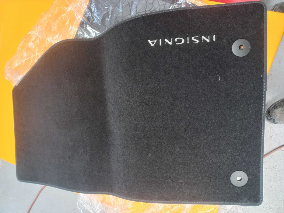 Conjunto de tapetes  marca Opel Incignia