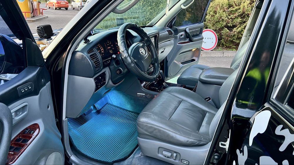 Toyota Land Cruiser 100 4.7 off-road