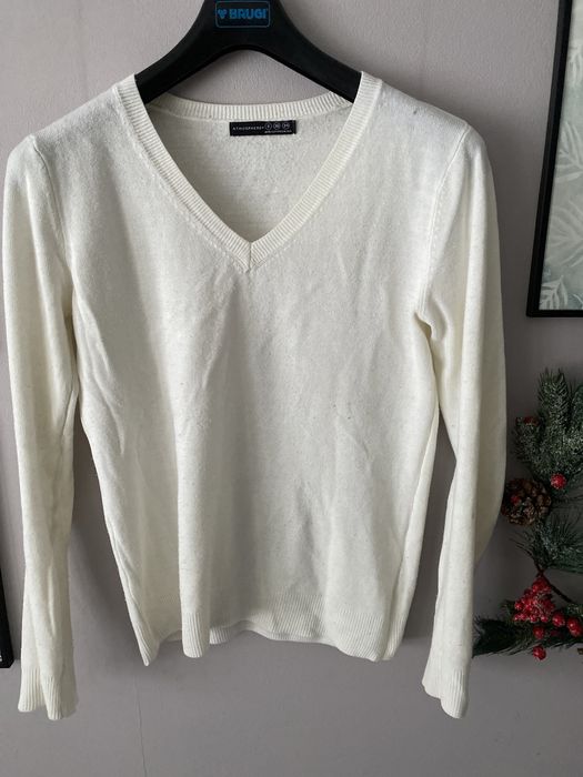 Sweterek w serek Atmosphere S