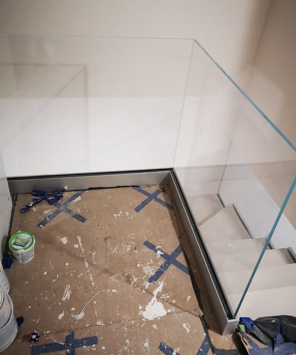 Barierki, balustrady szklane, schody, tarasy, antresole