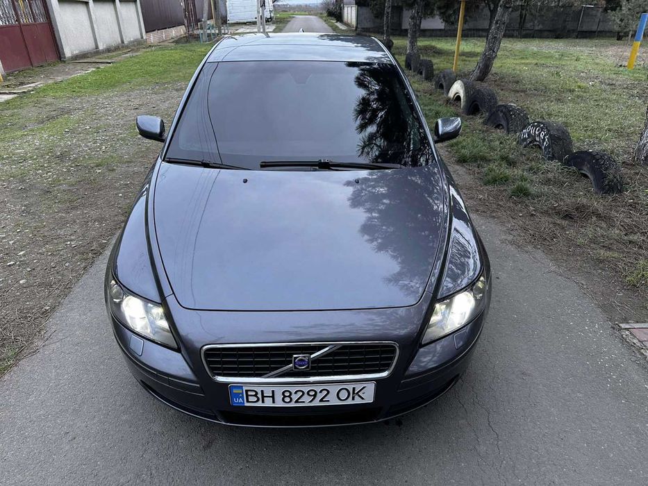 Volvo S40 в отличном состоянии (1,6 бензин, 2006 год)