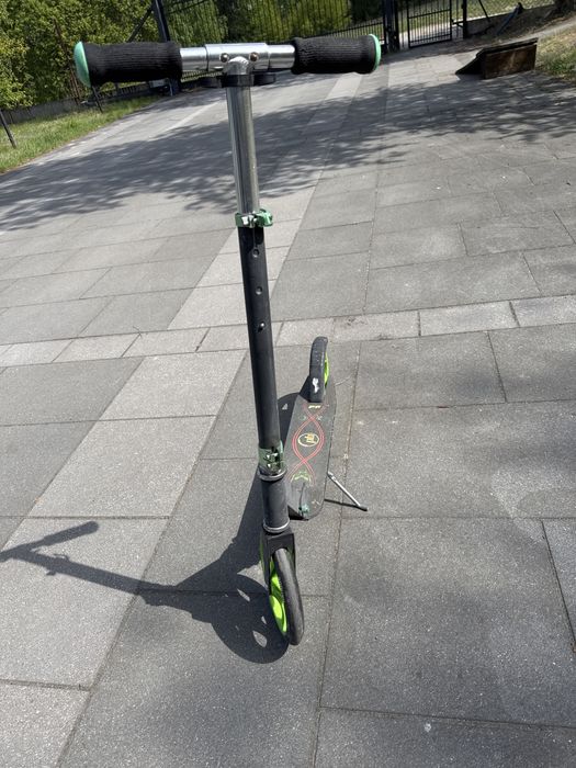 Hulajnoga składana z dużymi kółkami