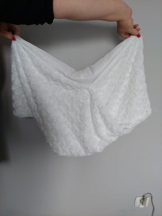 Bolerko ślubne białe