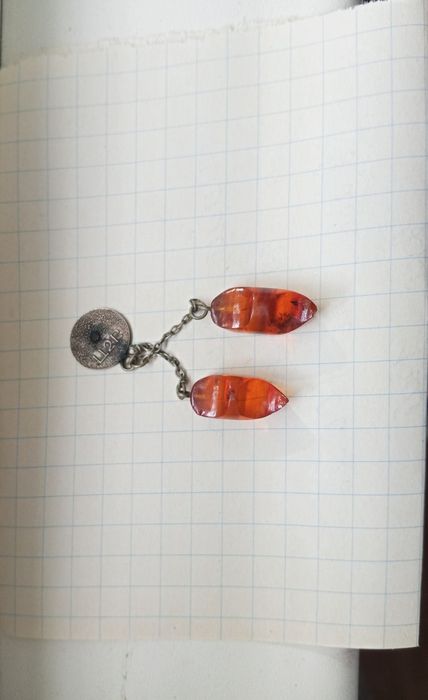 Винтажные брелок янтарь брош СССР башмачки