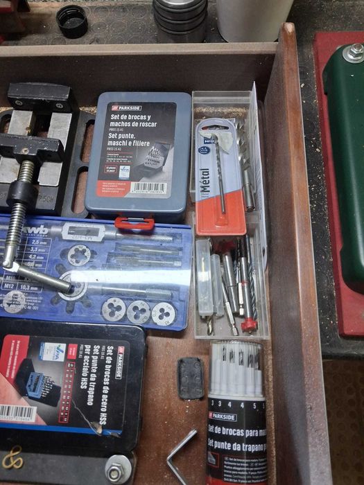Lote Completo de Oficina e Marcenaria: Máquinas, Ferramentas e Arrumação