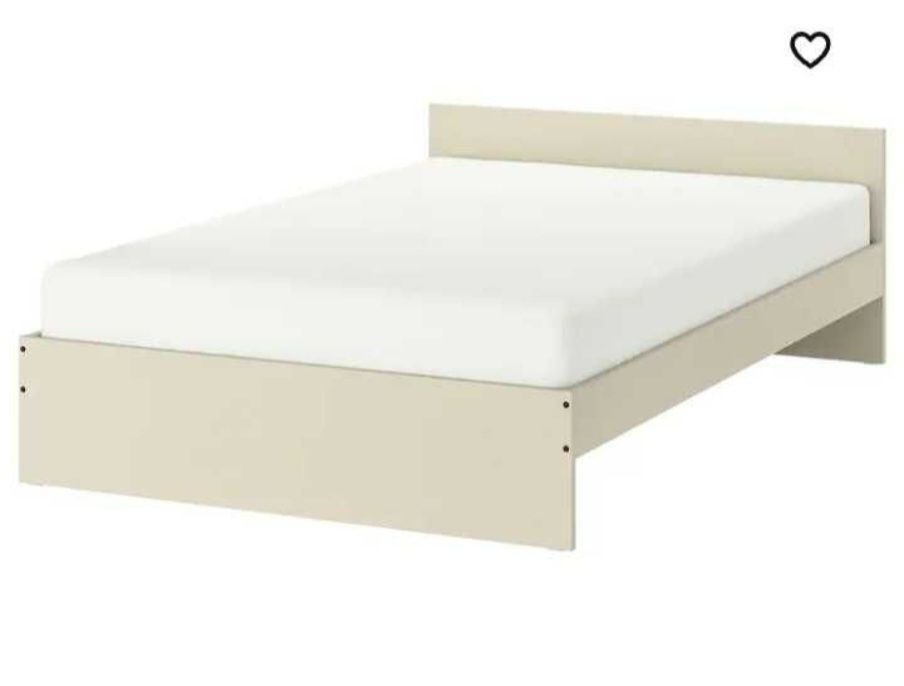 Cama  140x200 com estrado incluido