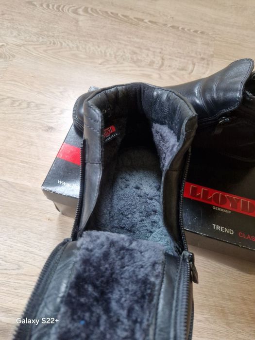 Шкіряні напівчоботи Lloyd з натуральним хутром. 41 р. 7 1/2.