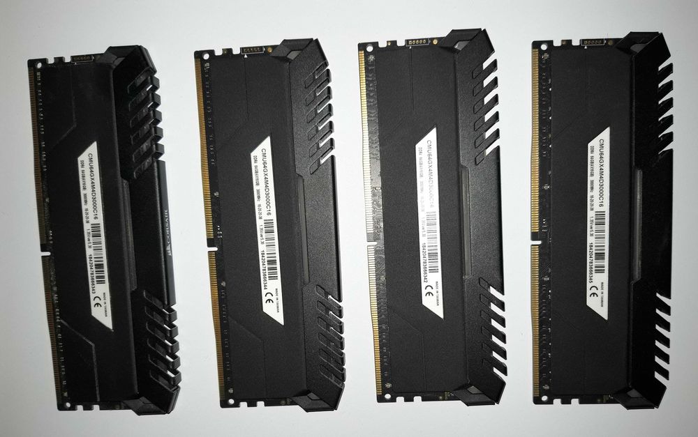Pamięć RAM DDR4 64GB (4x16GB) 3000MHz Corsair