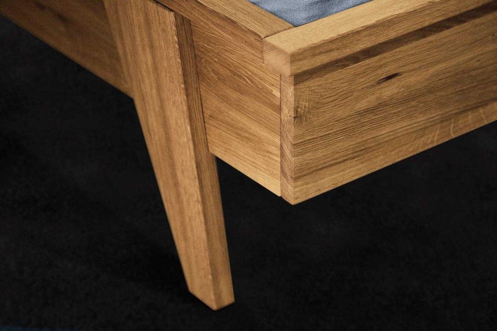 Łóżko z drewna litego marki TheBEDS 120x190 cm.