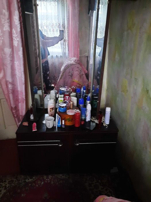 Продам трельяж с зеркалами недорого