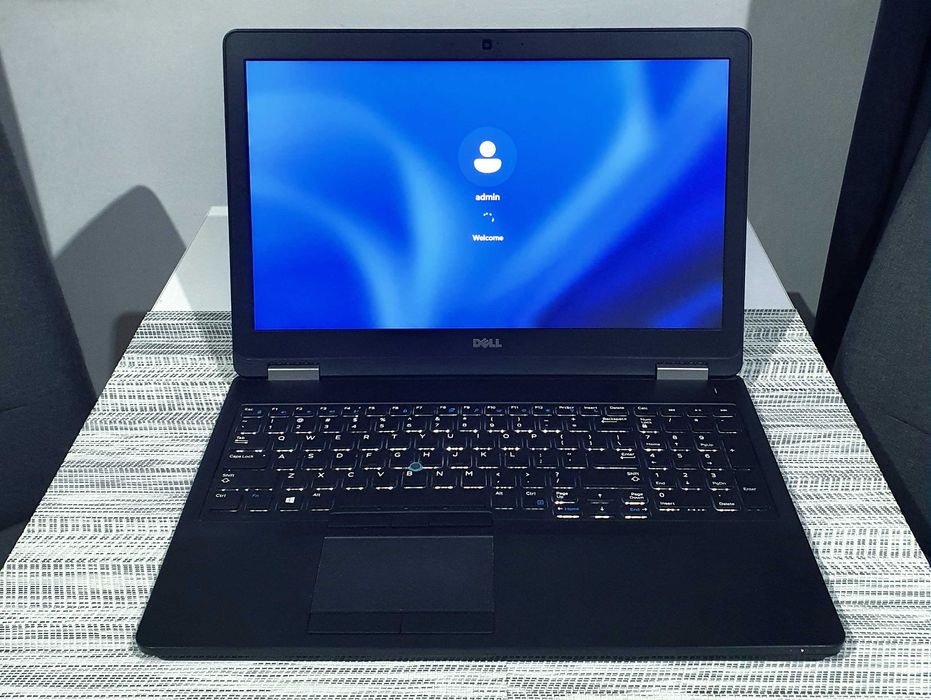 Dell Latitude FullHD 250nit!!! intel®core™i7/AMD® Radeon R7™ M360/SSDNvme/Bluetooth/Lan/PC/Win11