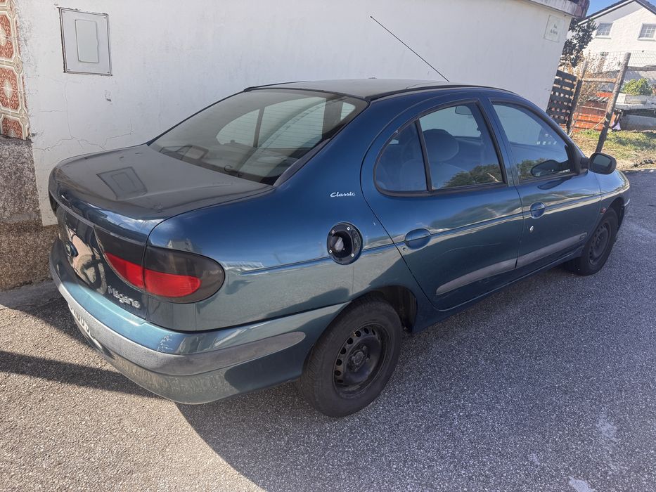 Renault Mégane para peças ou para reparar — photo 5