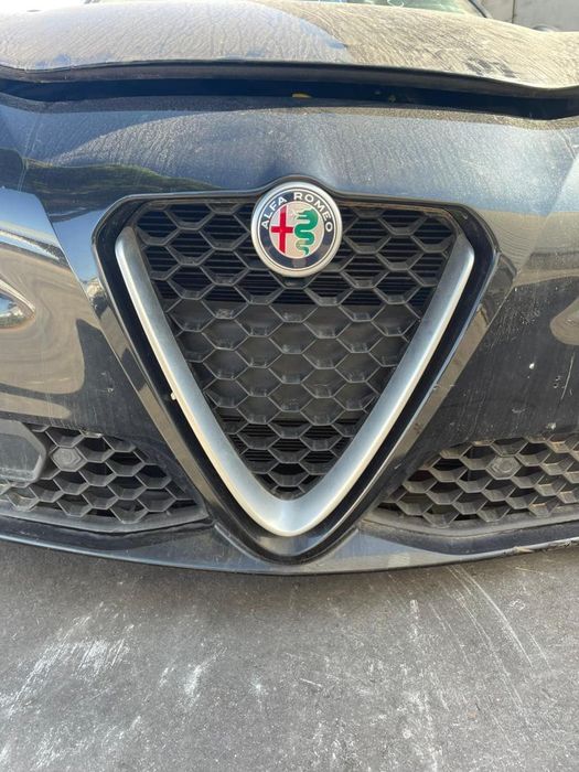 Grelha Da Frente Alfa Romeo Giulia 952