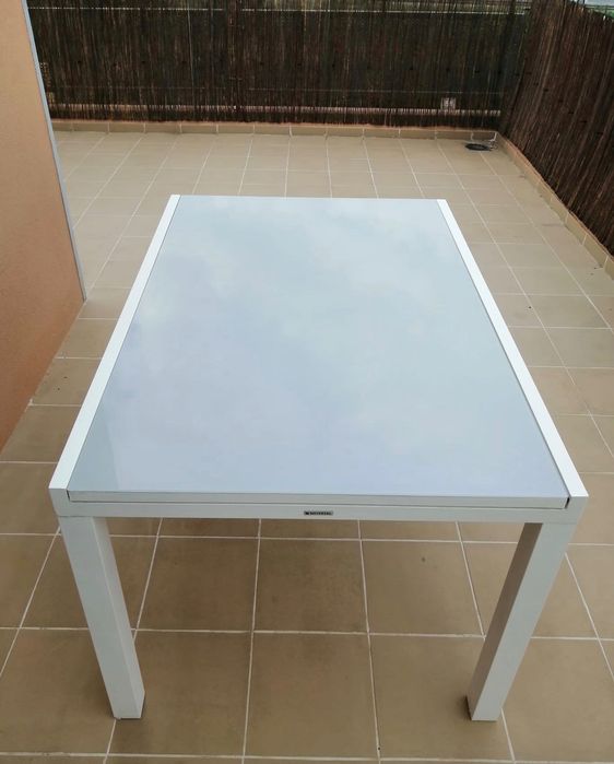 Mesa NATERIAL em óptimo estado