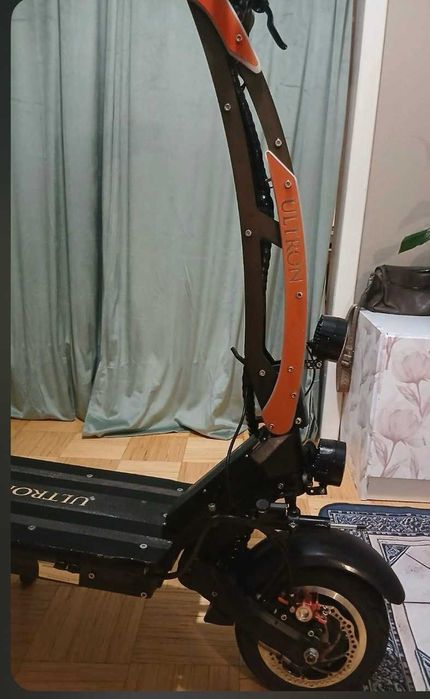 Електросамокат Ultron XT