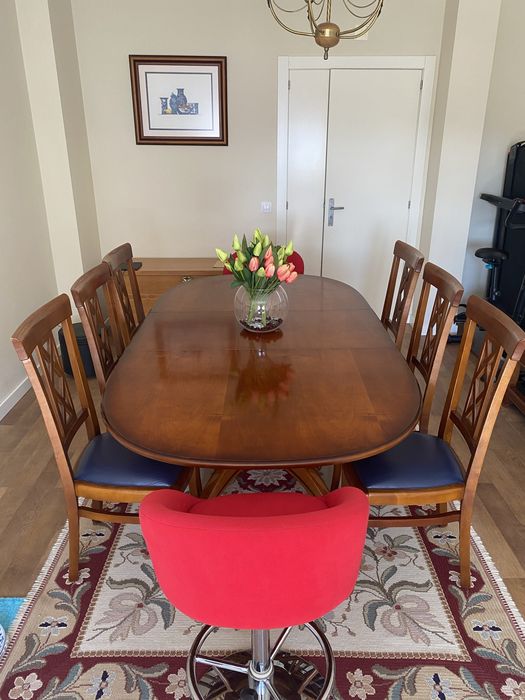 Mesa de jantar em madeira de cerejeira maciça estilo Luis Filipe