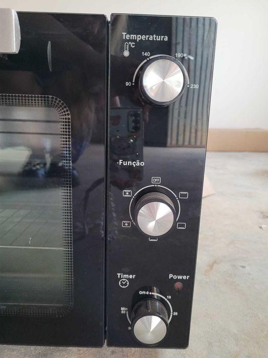 Forno Elétrico com Pés - Marca Confortec