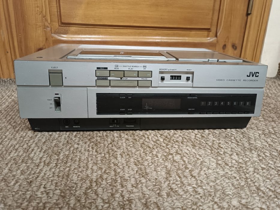JVC Видеомагнитофон SHARP