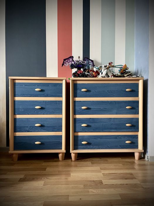 Меблі дитячоі кімнати стіл/комоди