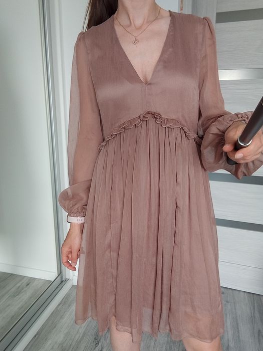 Szyfonowa sukienka zwiewna mgiełka długie bufiaste rękawy wesele ślub