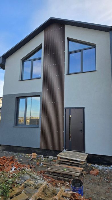 СВОЙ кирпичный таунхаус с участком возле моря