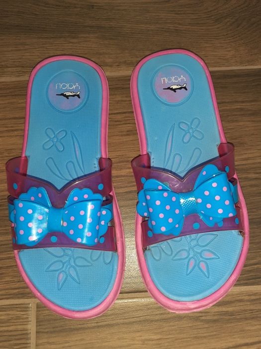 Тапки, шльопанці, шлёпанцы