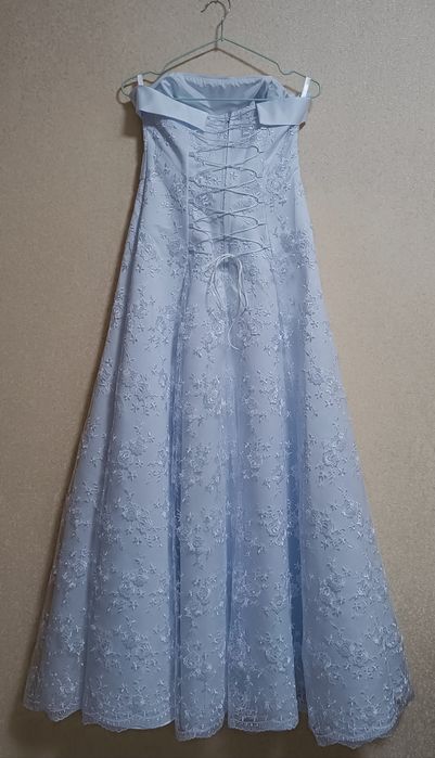 Весільна сукня..