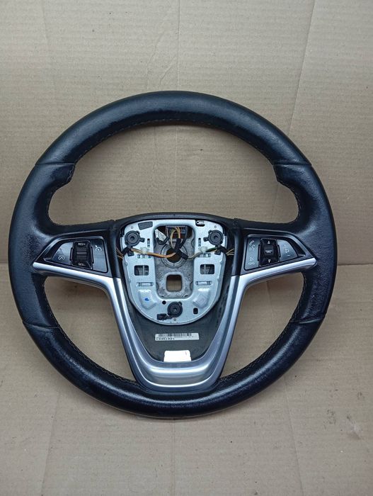 Opel astra J руль кермо штурвал