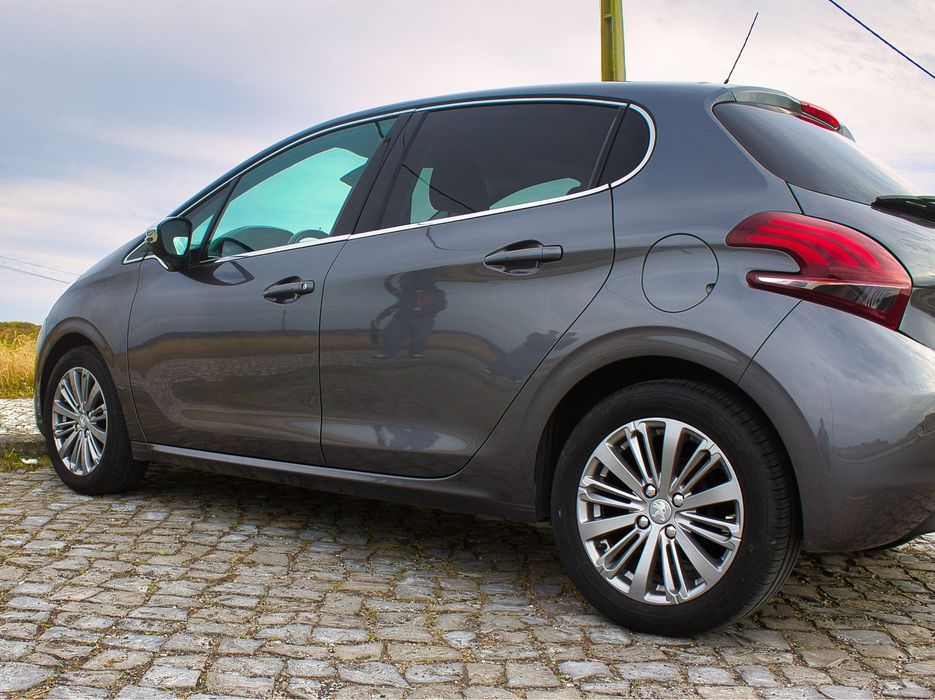 Peugeot 208 1.2 Puretech, 82 cvs , 124 000 kms